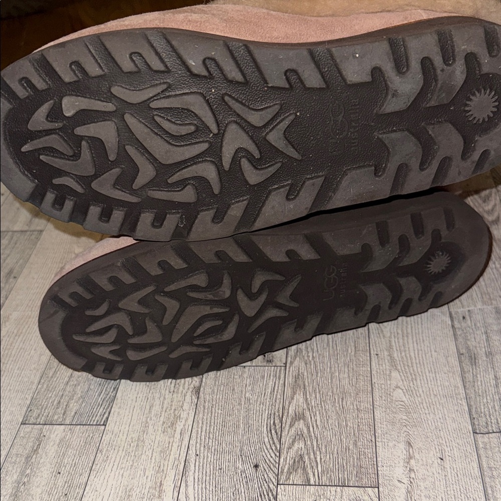 UGG Shearling Boots - Picture 6 of 6